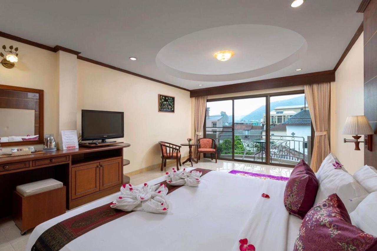 Hotel Centre Point Nanai Patong Exterior foto
